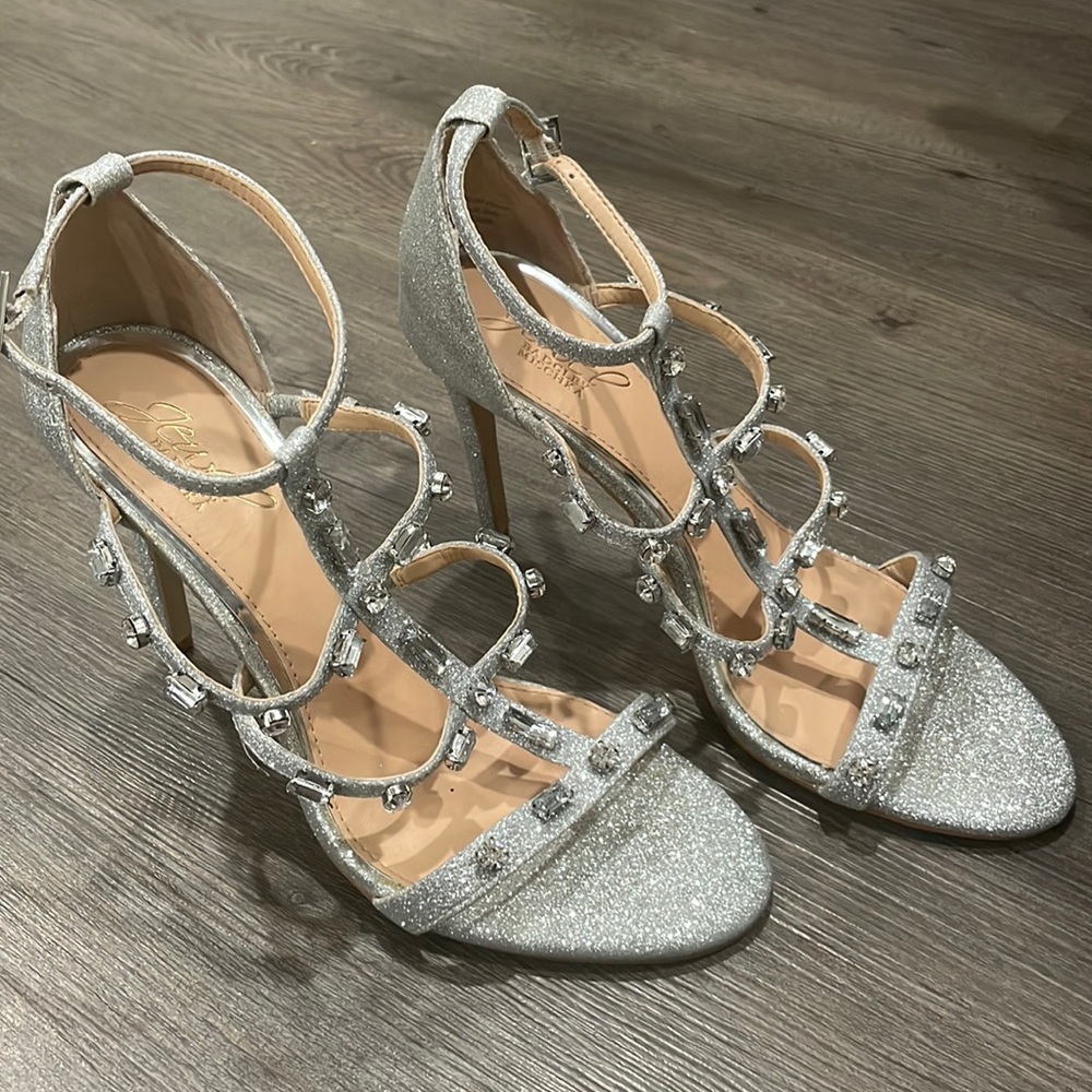 Jewel Badgley Mischka Adela
Glittery Embellished Cage Sandal